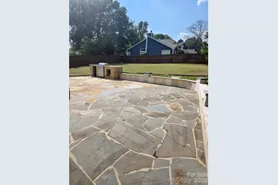 11619 Bowsby Court, Charlotte, NC 28215 - Photo 9