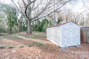 2108 Highland St, Charlotte, NC 28208 - Photo 23