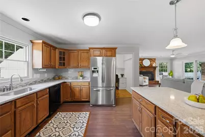 3007 Plentywood Drive, Matthews, NC 28105 - Photo 9
