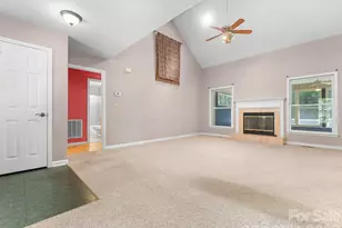 106 Fish Hawk Dr, Hendersonville, NC 28739 - Photo 3