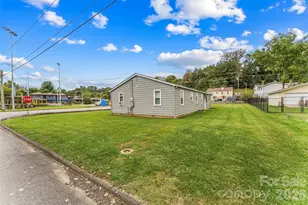 45 Henry St, Waynesville, NC 28786 - Photo 17