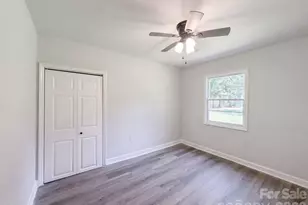 131 Highland Point Ave, Harmony, NC 28634 - Photo 9