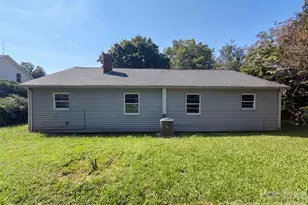 131 Highland Point Ave, Harmony, NC 28634 - Photo 5