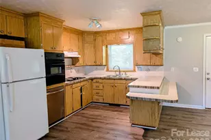 542 Elmwood Rd, Statesville, NC 28677 - Photo 7