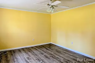 542 Elmwood Rd, Statesville, NC 28677 - Photo 3