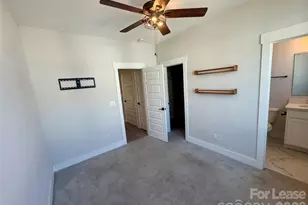 566 W End Dr, Charlotte, NC 28208 - Photo 11