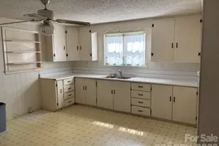7331 Mallard Creek Rd, Charlotte, NC 28262 - Photo 9