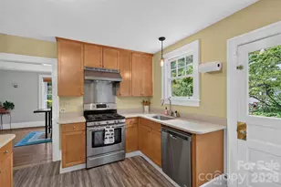 70 St Dunstans Cir, Asheville, NC 28803 - Photo 13