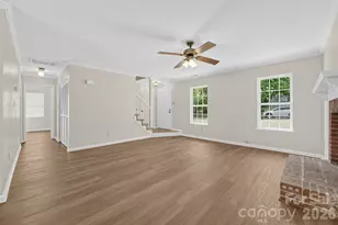 6240 Round Hill Rd, Charlotte, NC 28211 - Photo 5