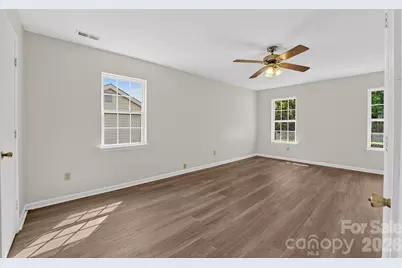 6240 Round Hill Road, Charlotte, NC 28211 - Photo 11