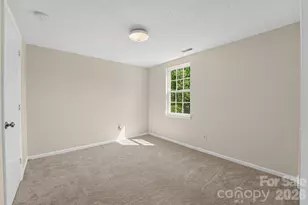6240 Round Hill Rd, Charlotte, NC 28211 - Photo 13