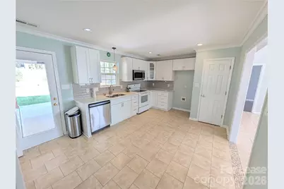 3017 Lynworth Place, Charlotte, NC 28212 - Photo 5