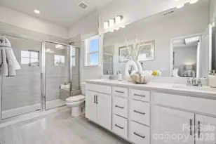 2025 Hawksworth Ln, Charlotte, NC 28262 - Photo 5