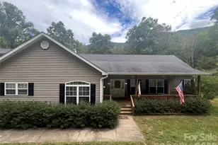 201 S Face Ln, Burnsville, NC 28714 - Photo 1