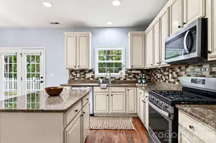 9 Carraway Ct, Asheville, NC 28804 - Photo 11