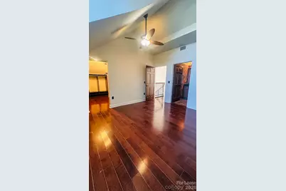 300 W 5th Street, Charlotte, NC 28202 - Photo 11