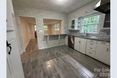 1900 Peachtree Street, Winston Salem, NC 27107 - Photo 3