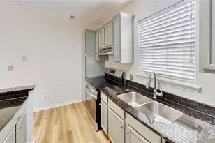 525 Olmsted Park Pl, Charlotte, NC 28203 - Photo 17