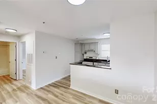 525 Olmsted Park Pl, Charlotte, NC 28203 - Photo 11