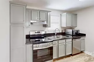 525 Olmsted Park Pl, Charlotte, NC 28203 - Photo 15