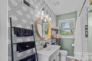 5212 Pine Dr, Charlotte, NC 28269 - Photo 9