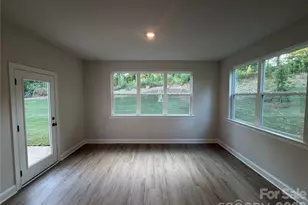 552 Carolyn Ln, Charlotte, NC 28213 - Photo 7