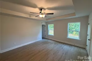 552 Carolyn Ln, Charlotte, NC 28213 - Photo 11