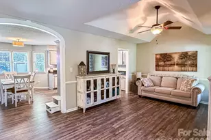 1740 29th Ave Pl NE, Hickory, NC 28601 - Photo 9