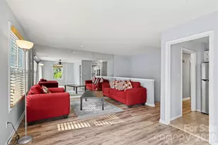8521 Castle Pine Ct, Charlotte, NC 28226 - Photo 3