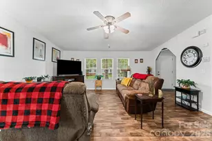 121 Regatta Ln, Mooresville, NC 28115 - Photo 9