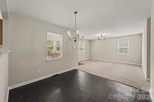 619 Pennsylvania Ave, Charlotte, NC 28216 - Photo 7