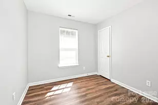 5731 Laborde Ave, Charlotte, NC 28269 - Photo 11