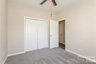 16203 Wrights Ferry Rd, Charlotte, NC 28278 - Photo 9