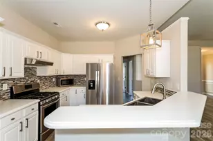 16203 Wrights Ferry Rd, Charlotte, NC 28278 - Photo 5