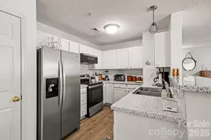 2012 Salem Bluff Dr, Winston Salem, NC 27127 - Photo 5