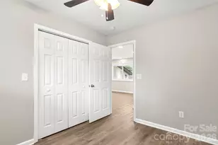 2427 Carrington Ct, Charlotte, NC 28208 - Photo 17