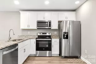 2427 Carrington Ct, Charlotte, NC 28208 - Photo 11