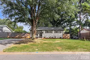 2427 Carrington Ct, Charlotte, NC 28208 - Photo 33