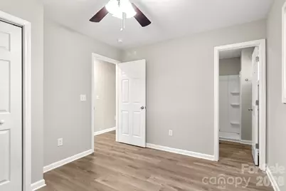 2427 Carrington Court, Charlotte, NC 28208 - Photo 23