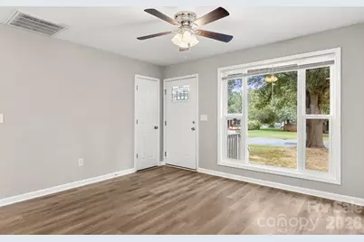 2427 Carrington Court, Charlotte, NC 28208 - Photo 5