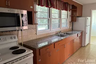 6038 Preston Ln, Charlotte, NC 28270 - Photo 3