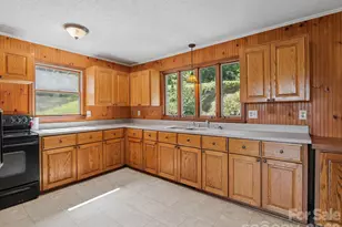 727 E Lyda Rd, Hendersonville, NC 28792 - Photo 7