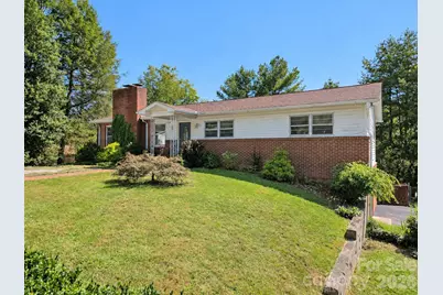414 Heather Circle, Hendersonville, NC 28739 - Photo 1