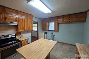 159 Hubert St, Newland, NC 28657 - Photo 13