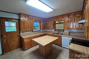 159 Hubert St, Newland, NC 28657 - Photo 11