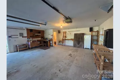 159 Hubert Street, Newland, NC 28657 - Photo 27