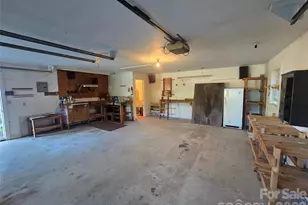 159 Hubert St, Newland, NC 28657 - Photo 27