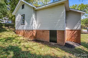 795 W Tate St, Marion, NC 28752 - Photo 9