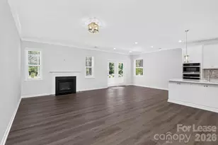11225 Lochmere Rd, Charlotte, NC 28278 - Photo 13