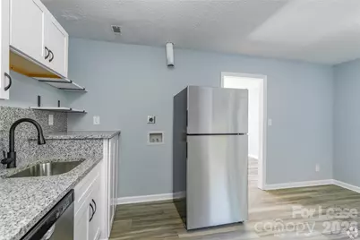 300 E Charlotte Avenue #6, Mount Holly, NC 28120 - Photo 3